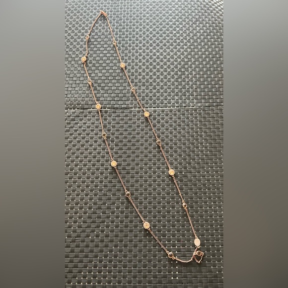 GIVENCHY rose hold necklace with stones - Picture 3 of 6